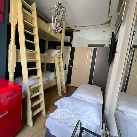 Amsterdam Rembrandt Square City Center Hotel 3*