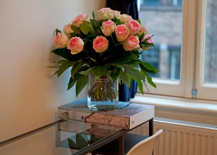 Rembrandt Square Center 3*