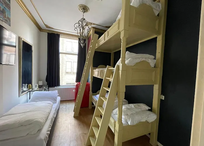 מלון Rembrandt Square Center 3*