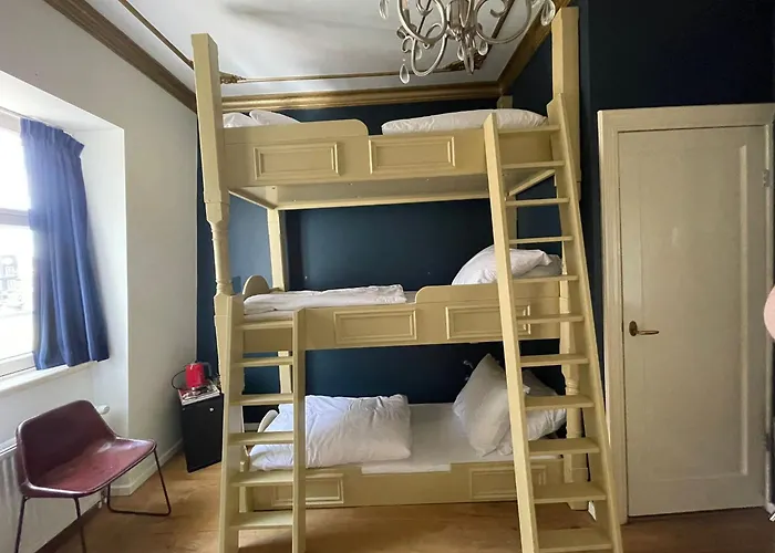 Rembrandt Square Center 3*