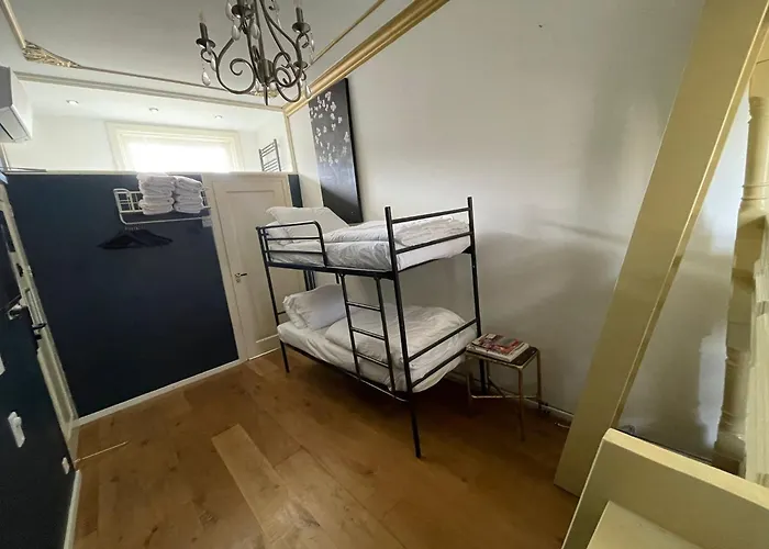 Rembrandt Square Center אמסטרדם