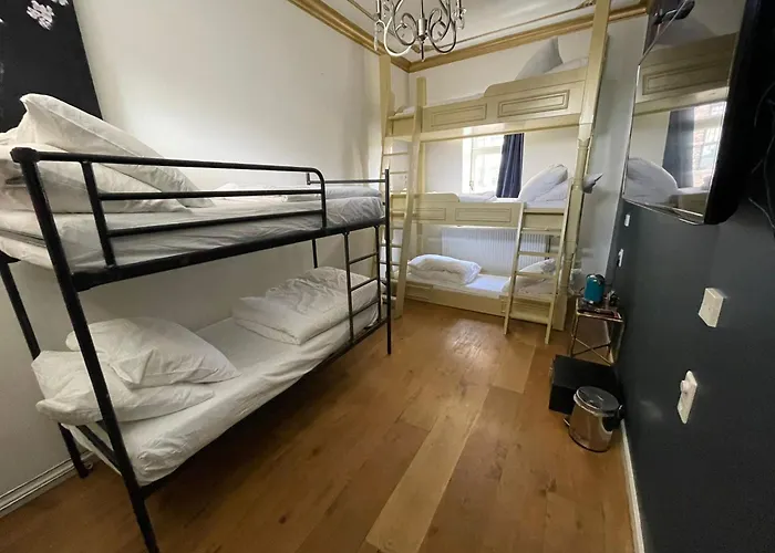 Rembrandt Square Center