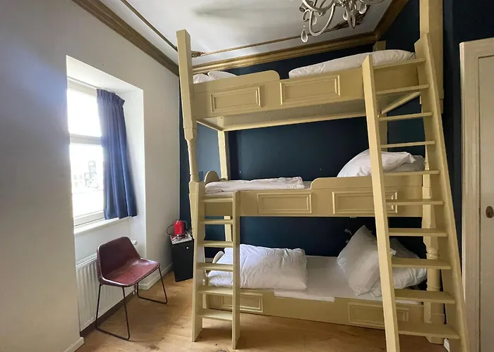 Rembrandt Square Center 3*